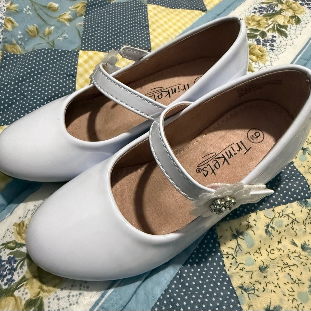 White Toddler Girls dress shoes size 9